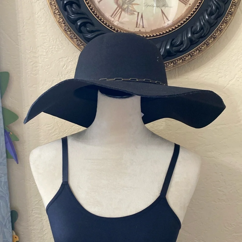 Liz Claiborne Womens Floppy Hat - Picture 2 of 5